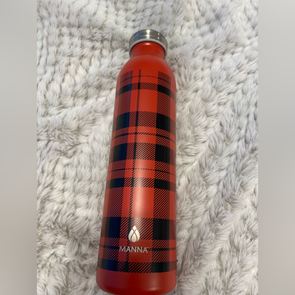 Red Buffalo Check Manna Bottle